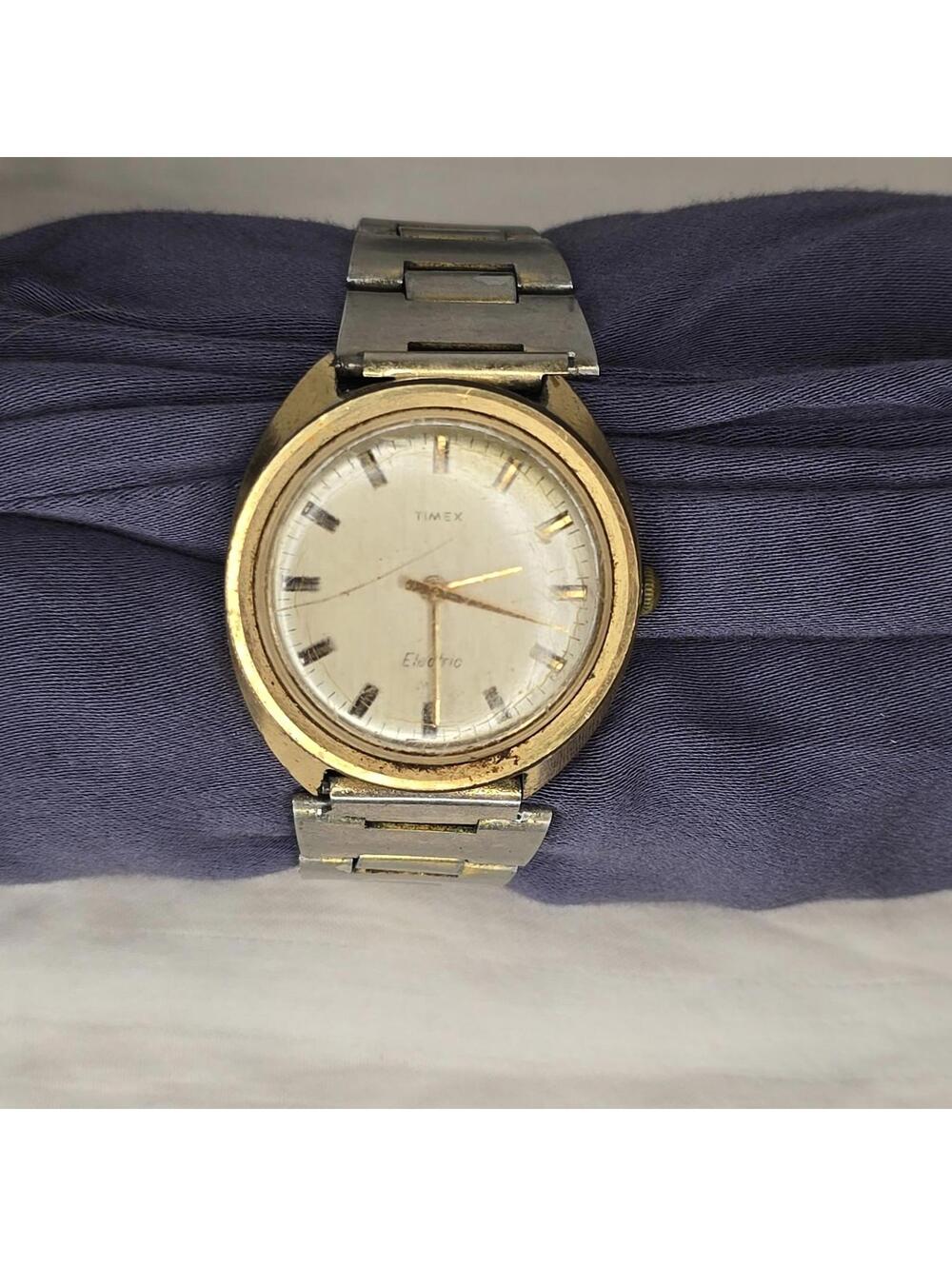 Vintage TIMEX Electric Self Winding WATCH - Automatic - Thick Case - BBA-28